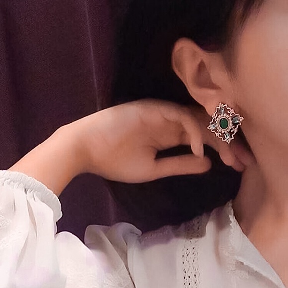 ⚜️[𝟯/$𝟮𝟴]⚜️NEW ⚜️925 Baroque Style Stone & Pearl Earrings - Picture 5 of 10